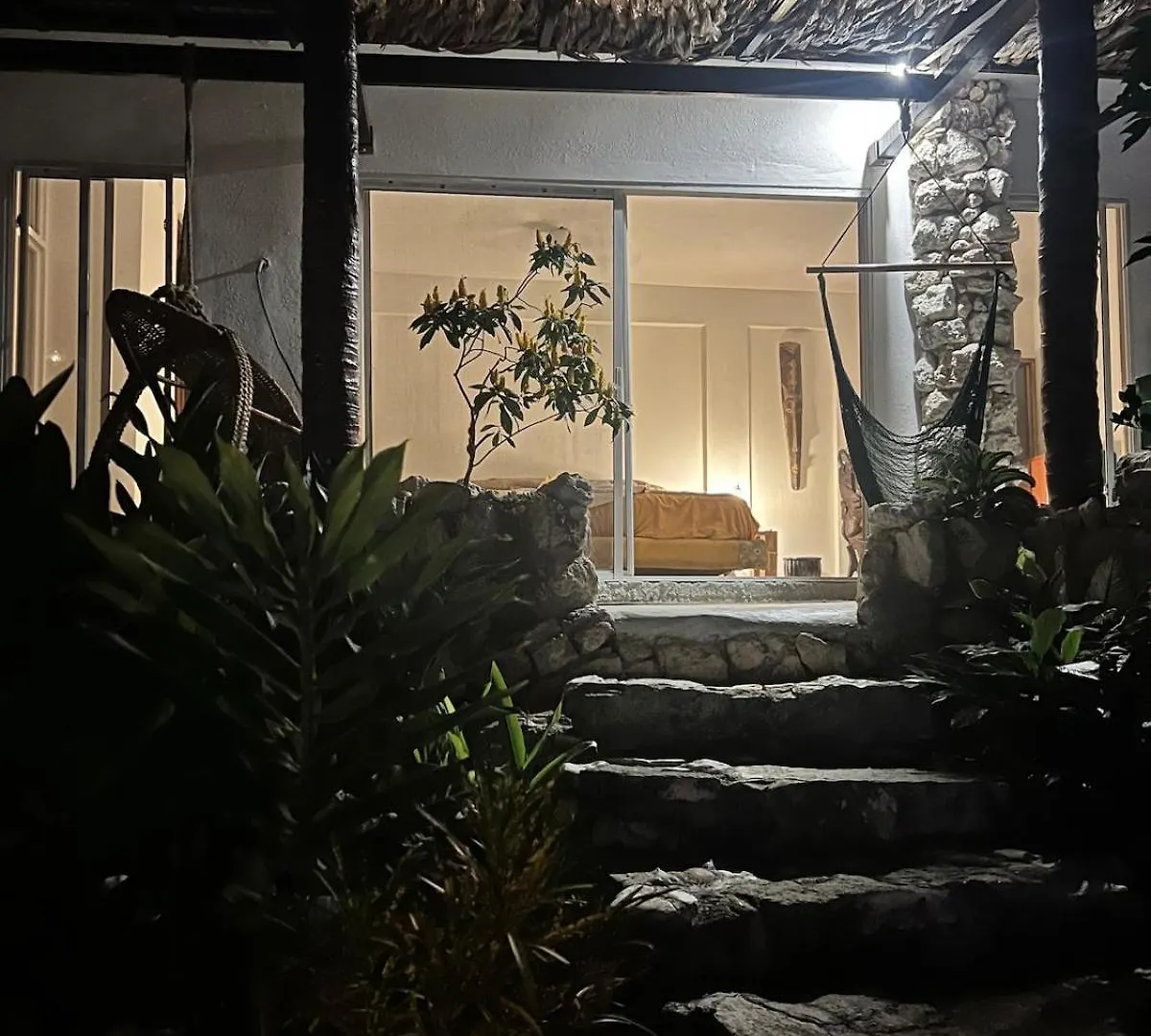 Beautiful Tropical Eco Cabin With Private River Kupuis